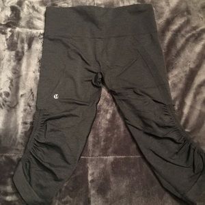 Cinched Lululemon Crop Leggings Size 6!